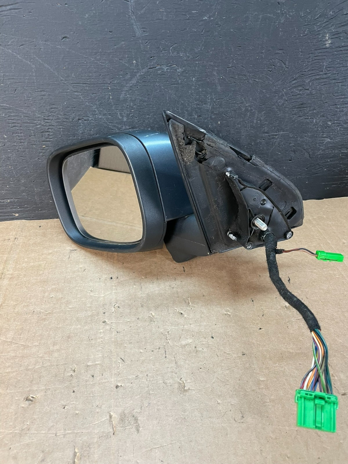 2007 to 2014 Volvo XC90 Left Driver View Door Trn Signal Mirror AE8506 DW2