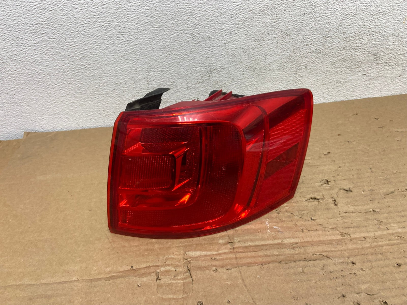 2011 to 2014 Volkswagen Jetta Right Passenger Rh Side Tail Light AD4117 LK0
