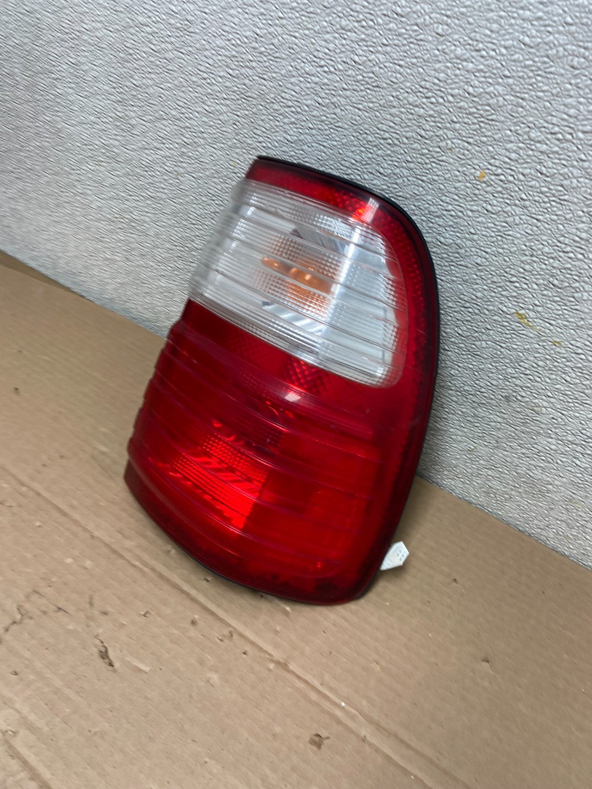 1998 to 2004 Lexus LX470 Right Passenger RH Side Tail Light  OEM AB1321 DG1