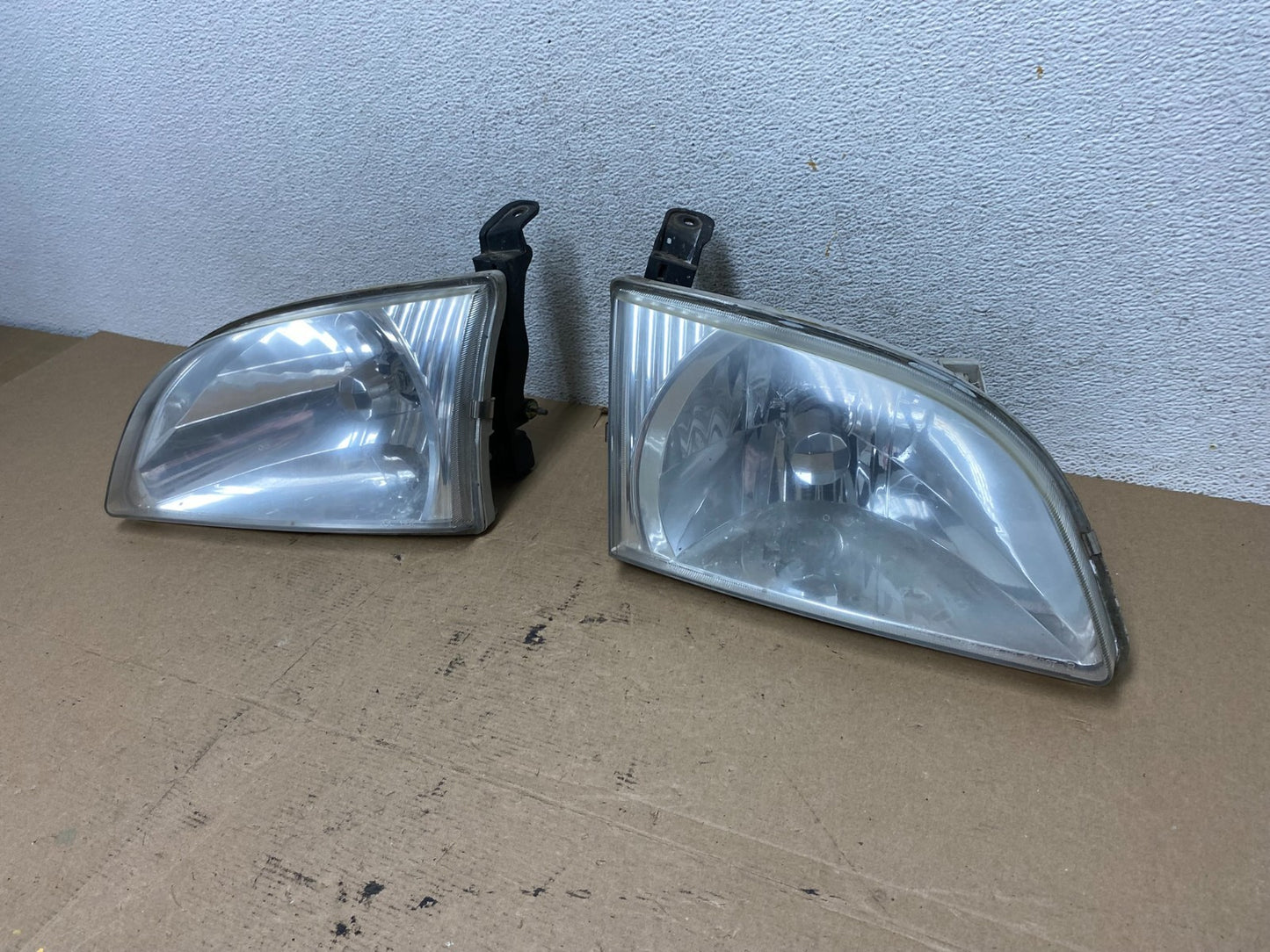 2001 2002 2003 Toyota Sienna Left+Right Side Set Headlights Halogen AF4581 DW1