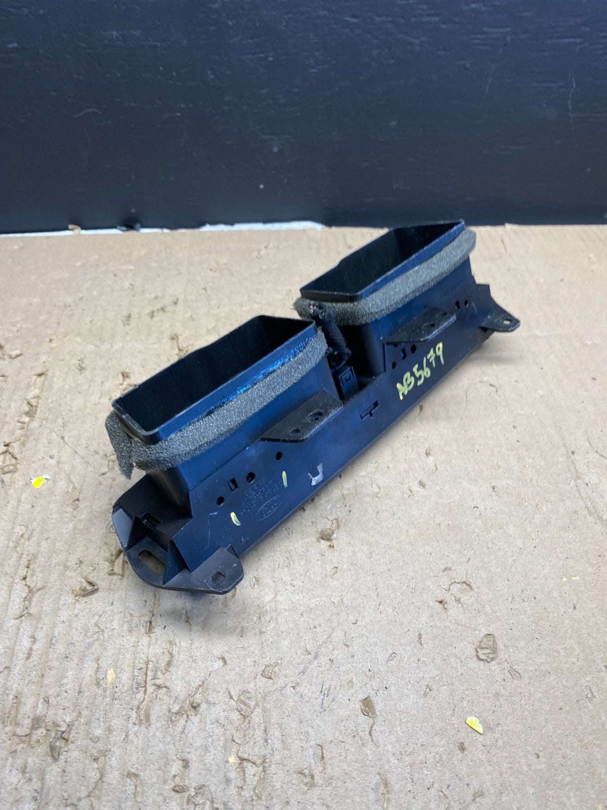2013 to 2016 Ford Fusion Center Dash Air Vents DS73-19K617-A OEM ab5679 DG3