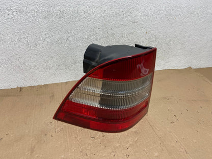 1998 1999 2000 2001 Mercedes ML320 ML-Class Left Driver LH Tail Light AE9192 LK2