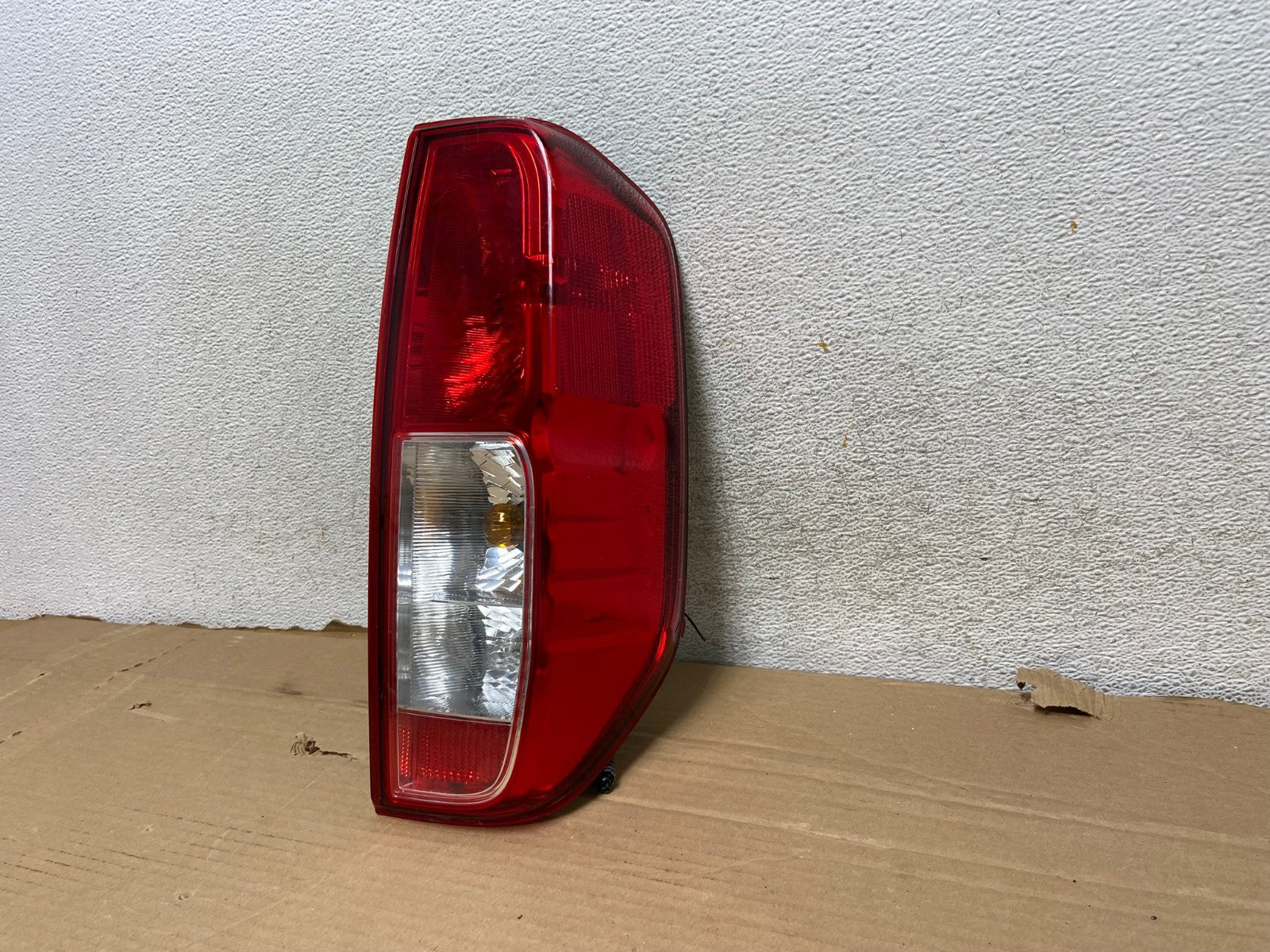 2005 to 2014 Nissan Frontier Right Passenger RH Side Tail light AG8106 LK2