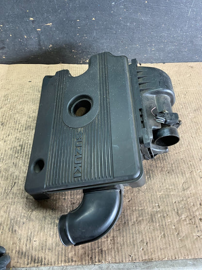 2007-2009 Suzuki SX4 2.0 Air Cleaner Intake Filter Box w/ MAF Sensor O1047 DG3