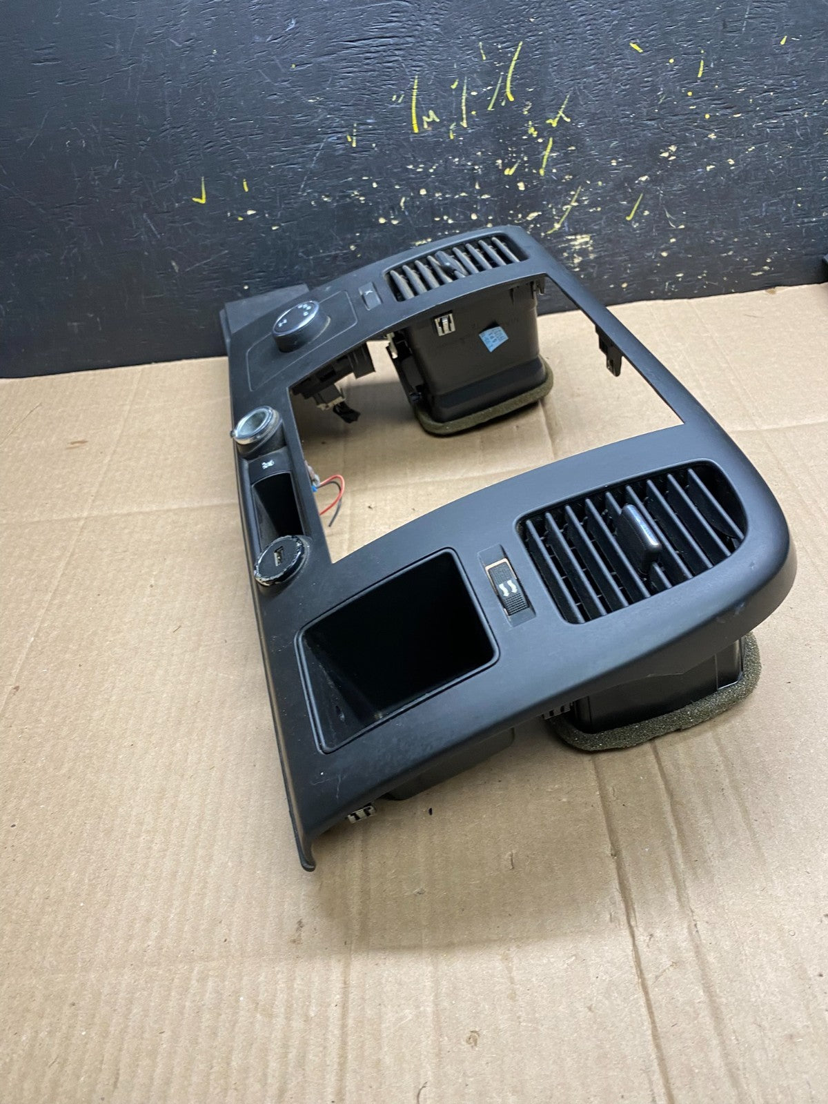 2007 to 2014  Silverado  Sierra Center Console Radio Bezel Air Vents AA4577 DG1
