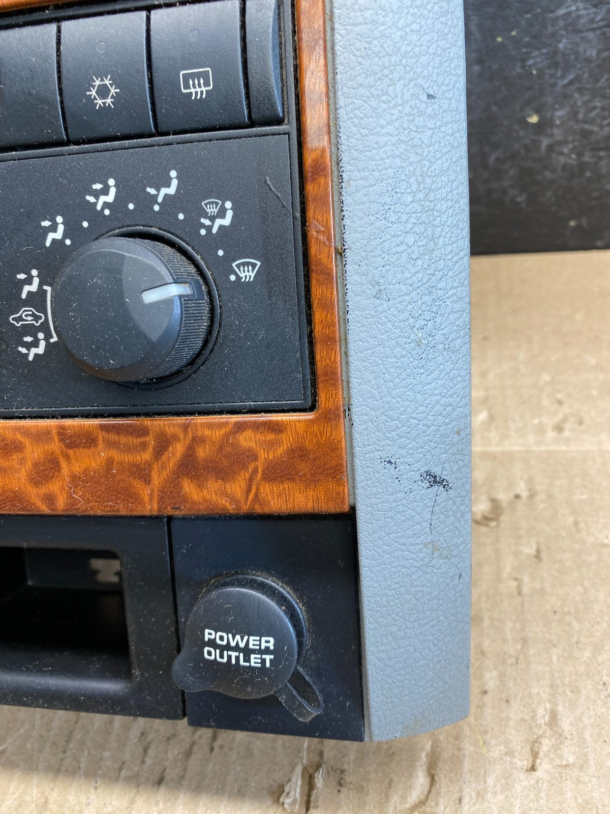 2005-2009 Dodge Durango Heat AC Climate Temperature Control Radio Bezel AC6537DG3