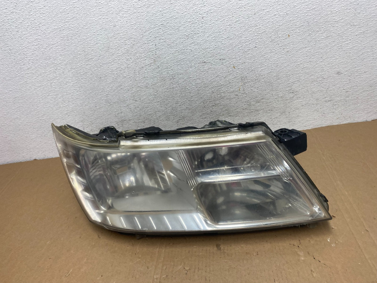 2009 to 2017 Dodge Journey Headlight Right Passenger Rh Halogen AD7947 DW0