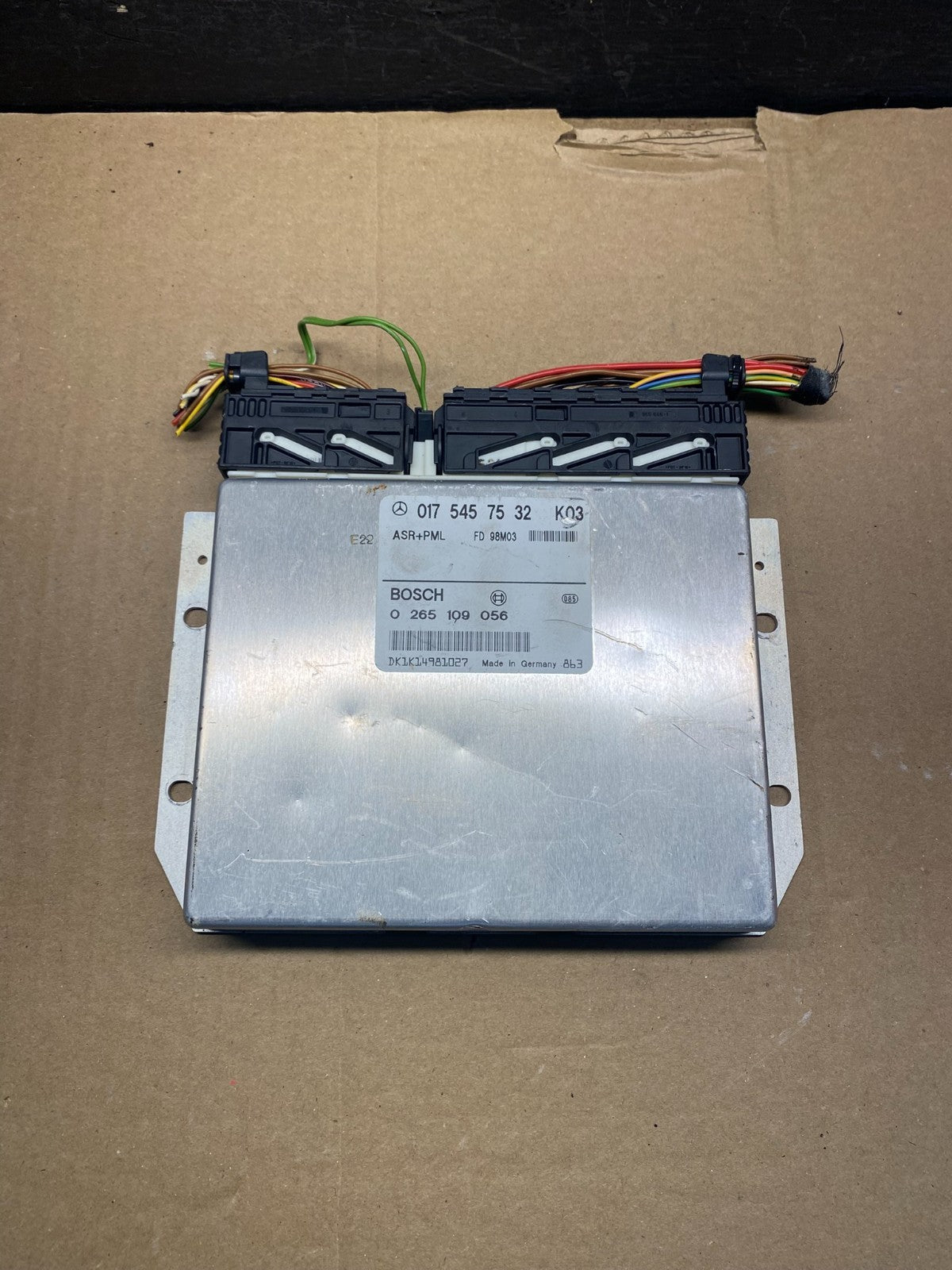 1998 to 1999 Mercedes E320 Engine Control Unit ECU ECM Module AF8954 DG0