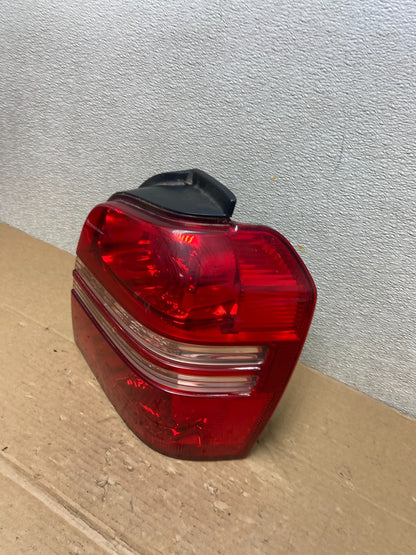 2001 2002 2003 Toyota Highlander Right Passenger RH Tail Light Oem AB4553 LK1
