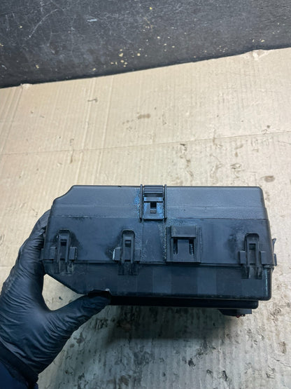 2015 Chrysler 300 Fuse module 68213805AC X8354 PS2