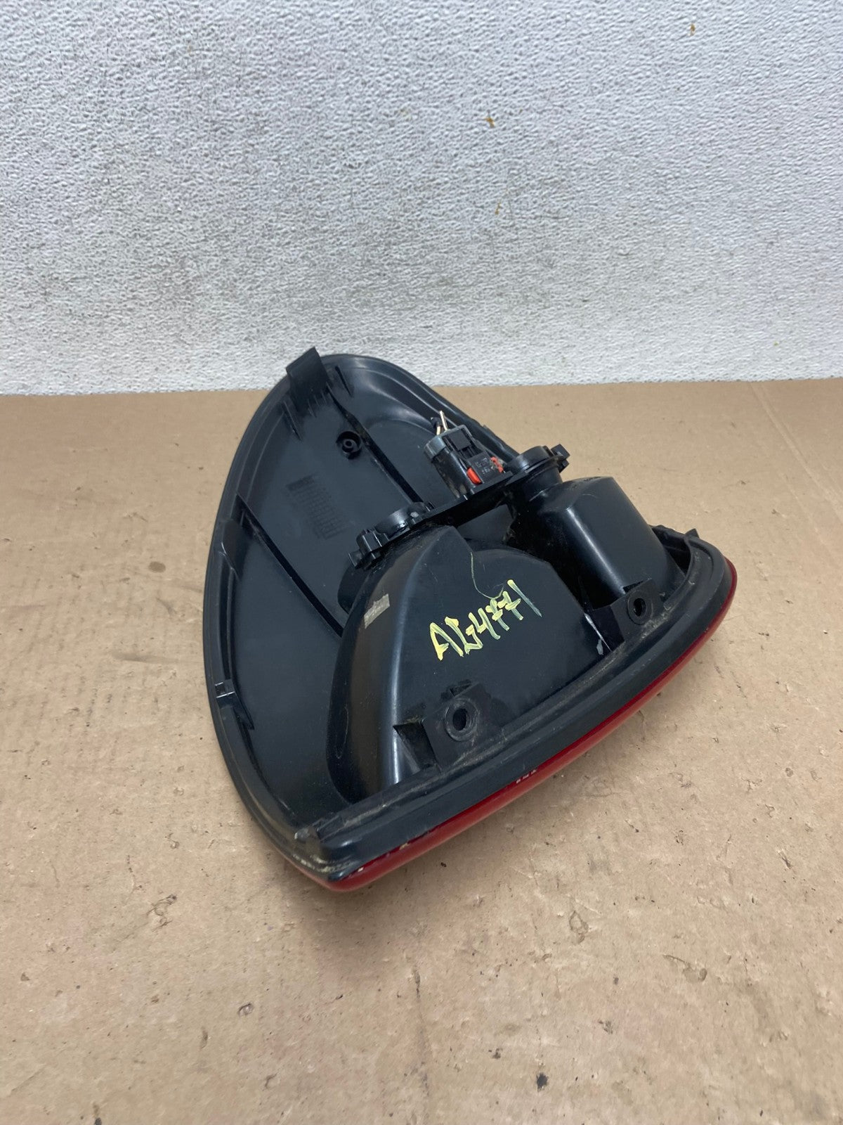 2004 - 2007 Dodge Grand Caravan Right Passenger Side Tail Light AG4771 LK6