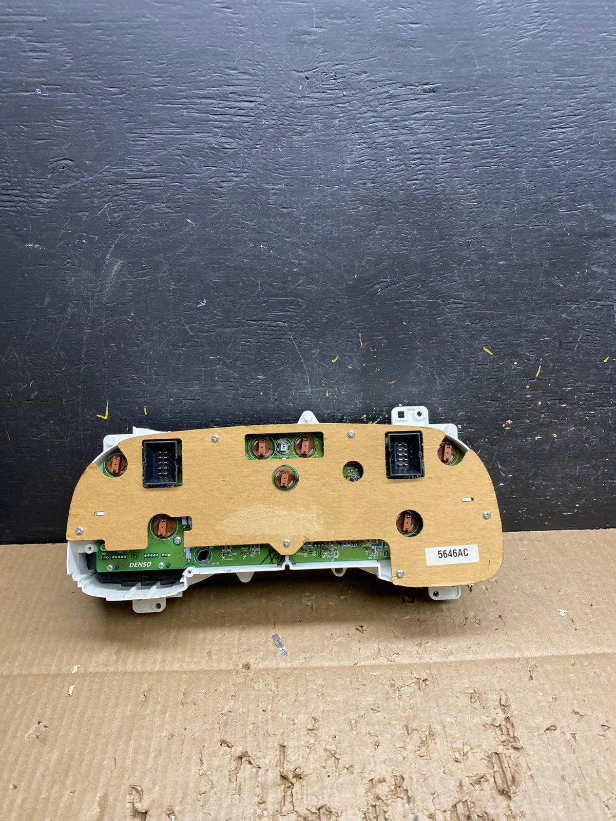 2001 2002 2003 Dodge Durango Speedometer Instrument Cluster Gauge V7388 DG4