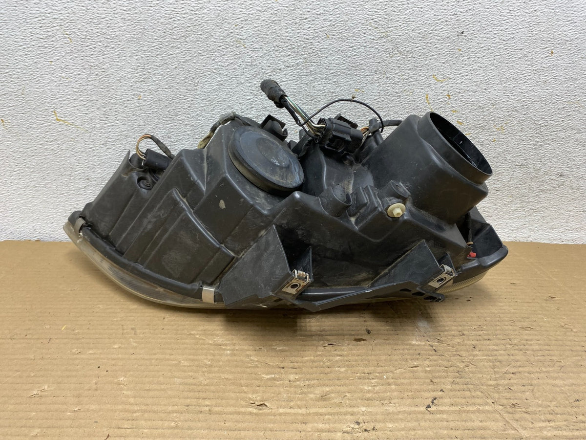 2004 to 2006 Chrysler Pacifica Headlight Left Driver LH Projector AH2544 DW4