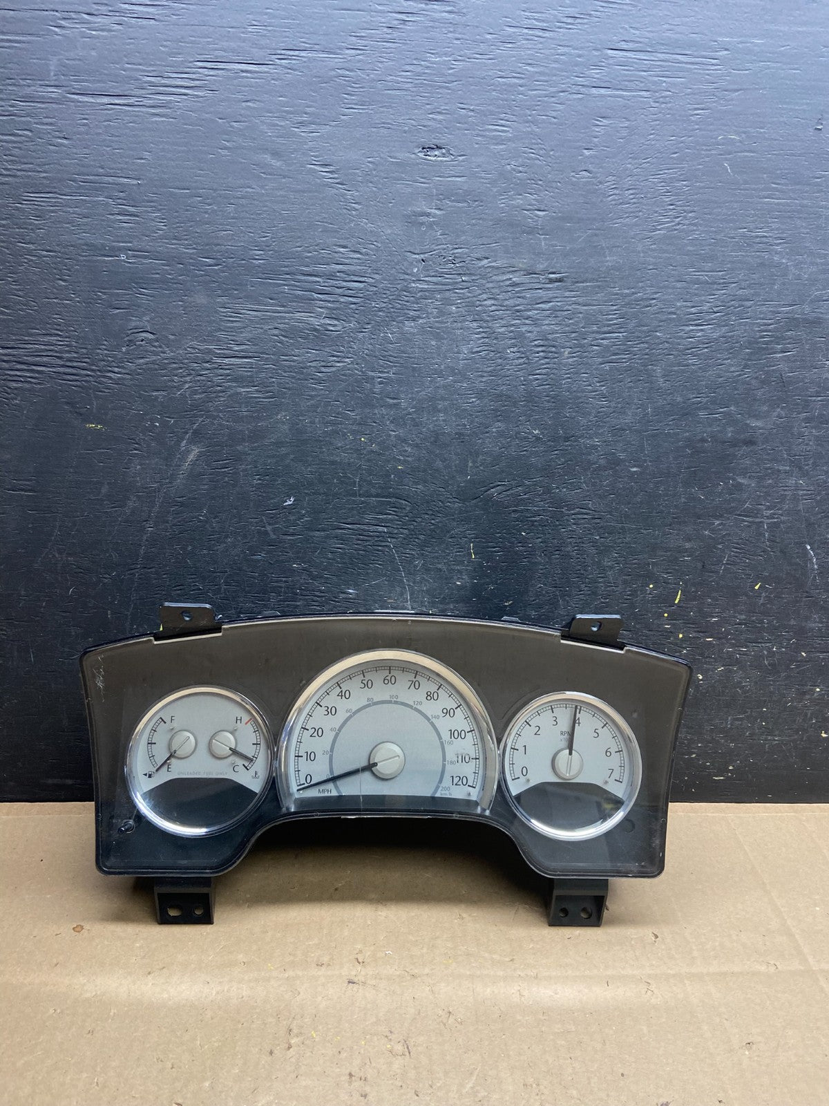 2007 to 2008 Chrysler Aspen Speedometer Cluster Gauge t9360 DG0