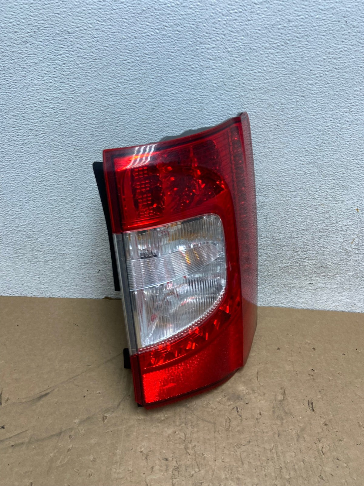 2011-2016 Chrysler Town and Country Right Passenger RH Tail Light AG1237 LK2