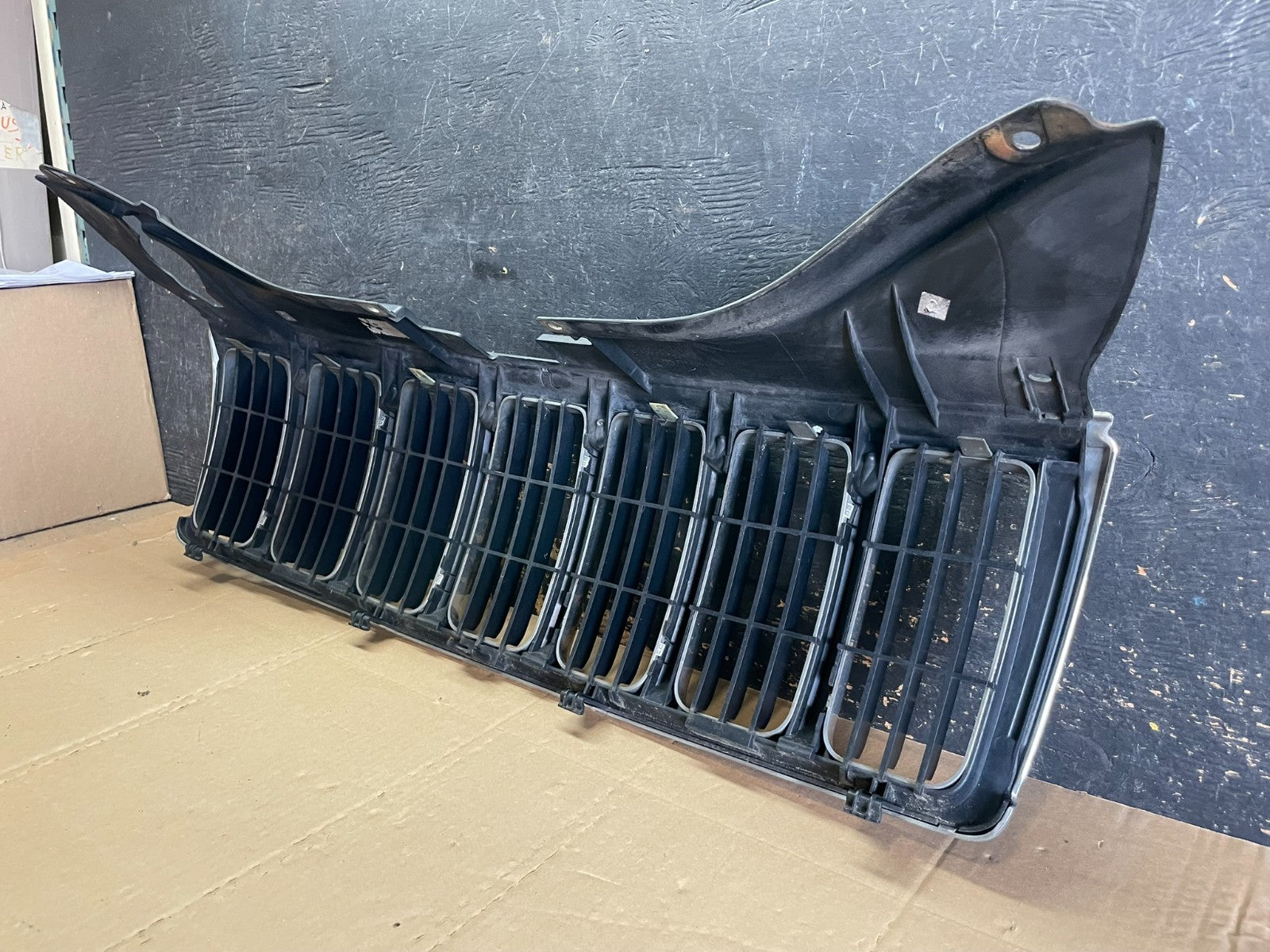 2005 2006 2007 Jeep Grand Cherokee Front Upper Grill Grille OEM aa8818 DG7