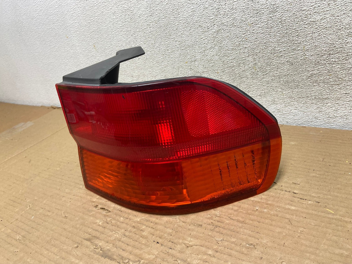 1999 2000 2001 Honda Odyssey Right Passenger Side Tail Light AH0622 LK2