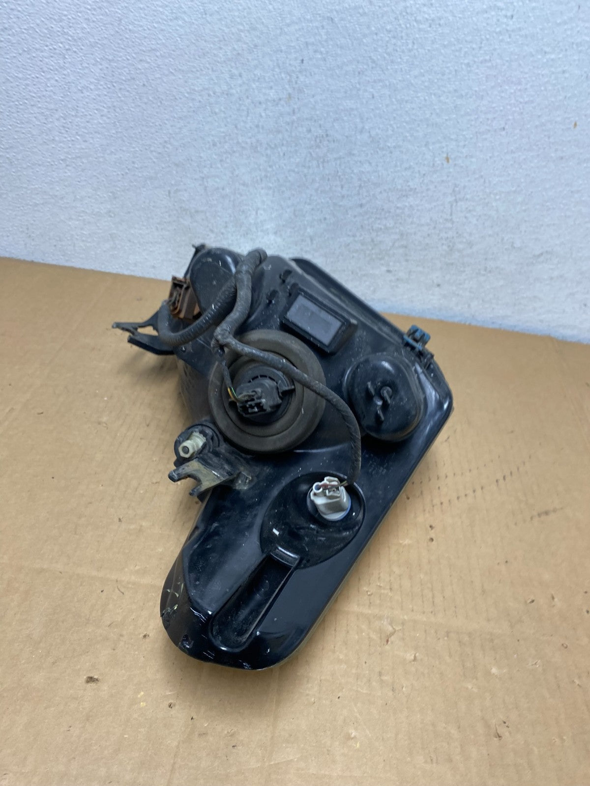 2008 2009 2010 2011 Ford Focus Left Driver Lh Headlight Halogen AD0858 DW11