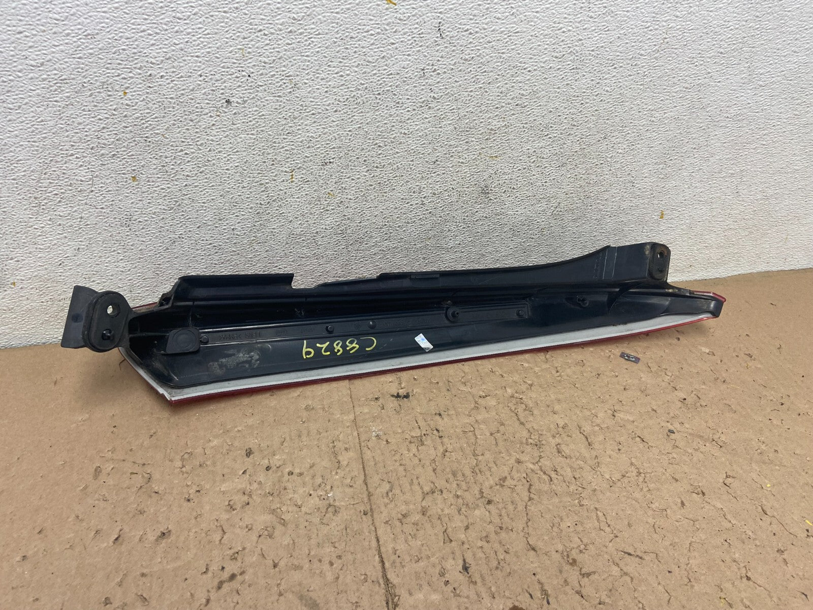 2003 to 2006 Volvo XC90 Left Driver LH Side Upper Tail Light OEM C8829 DG17