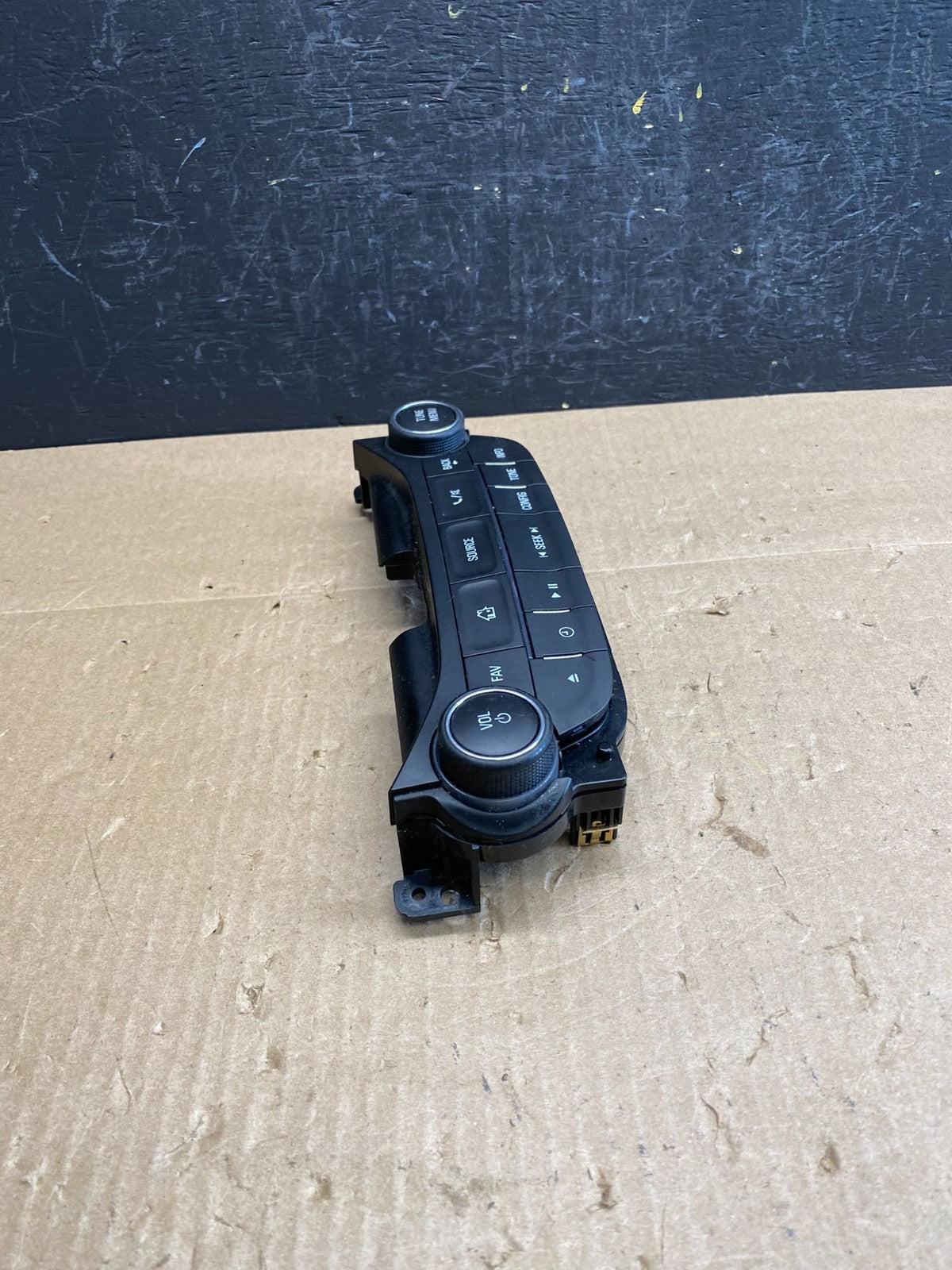 2013 Chevrolet Malibu AM FM Radio Control Panel AC6422 DG1