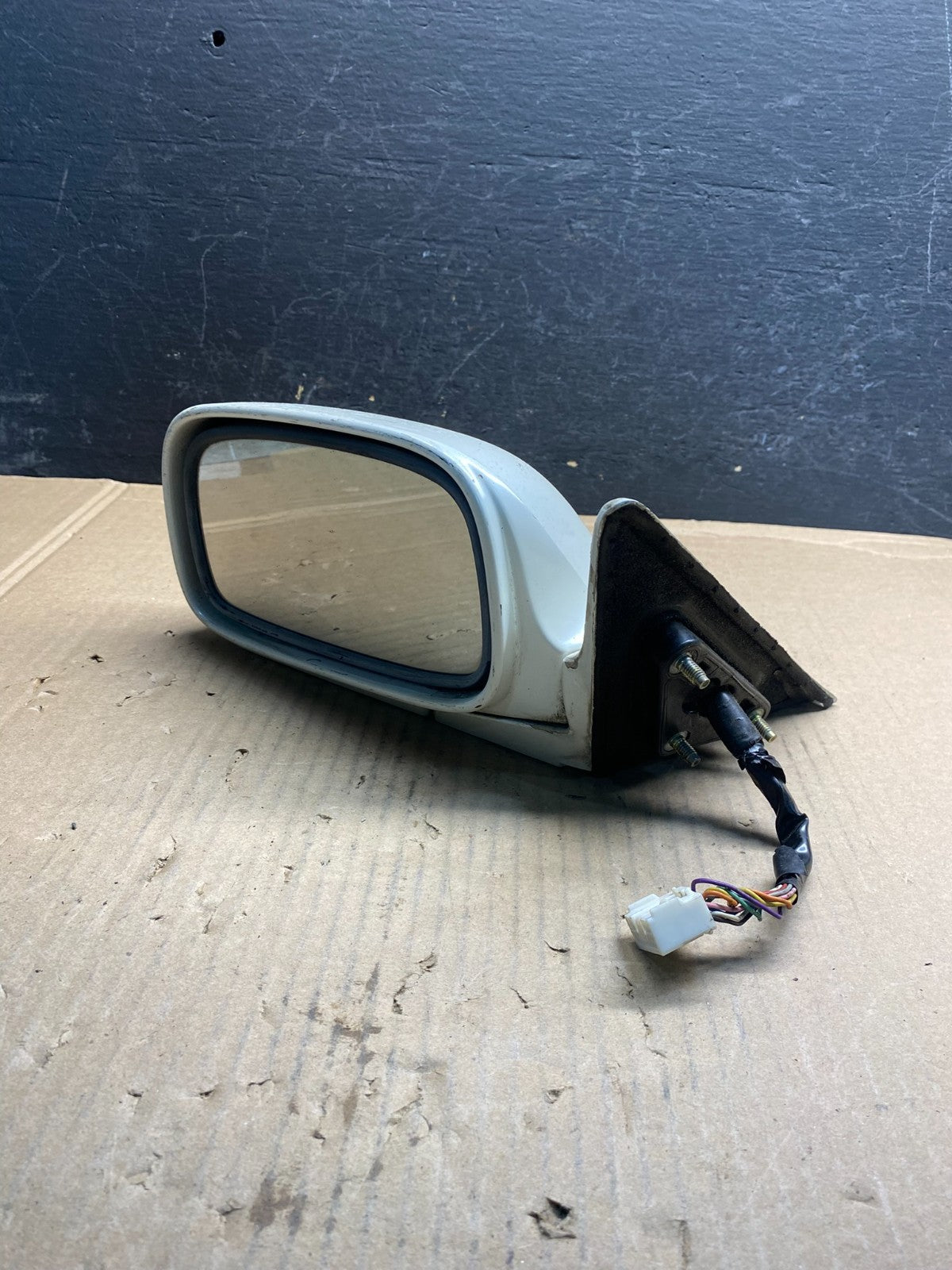 1997 to 2001 Lexus ES300 Left Driver LH View Door Mirror AE7938 DW10