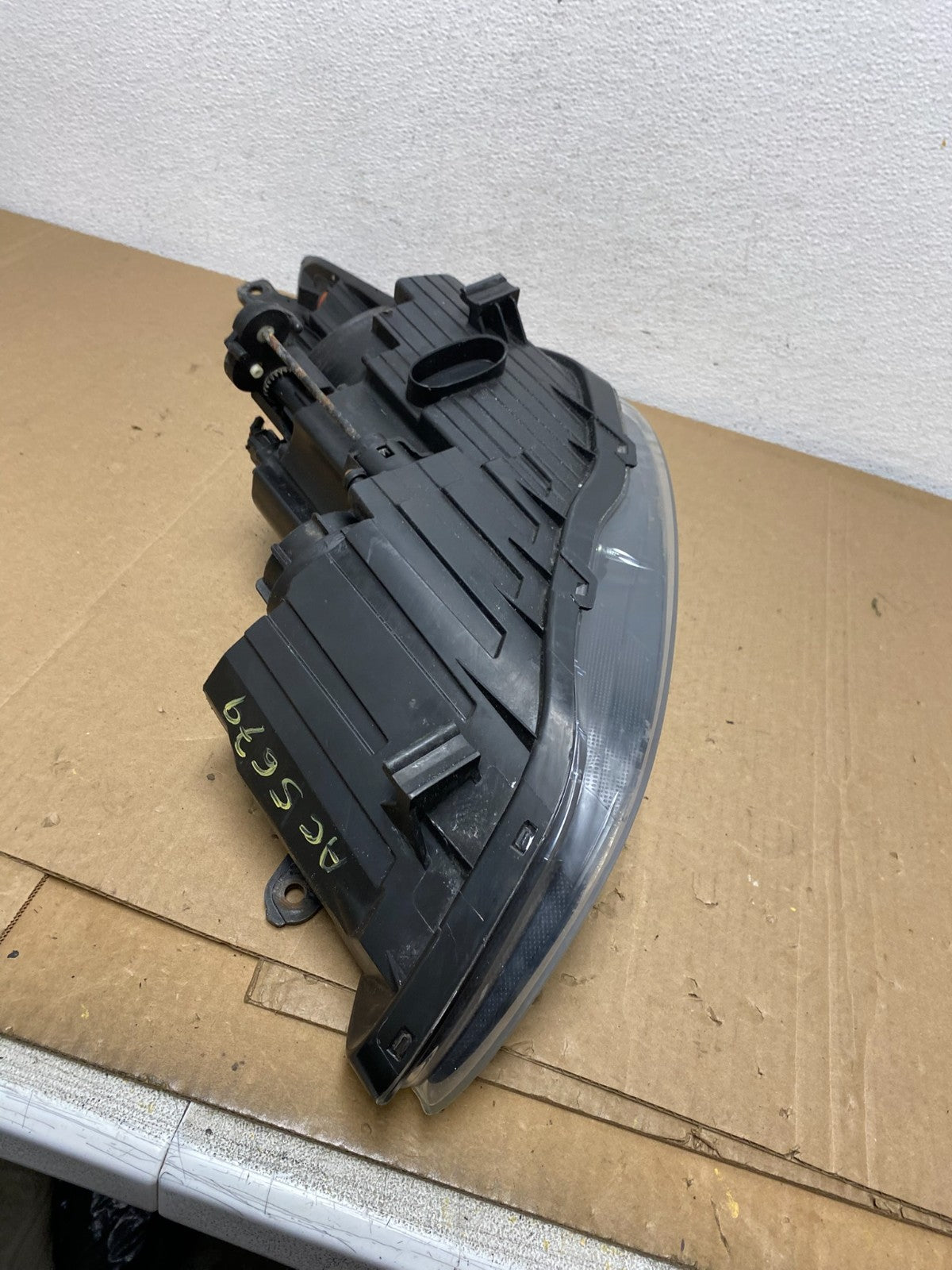 2011 2012 2013 Hyundai Elantra Right Passenger Headlight AC5679 DW8
