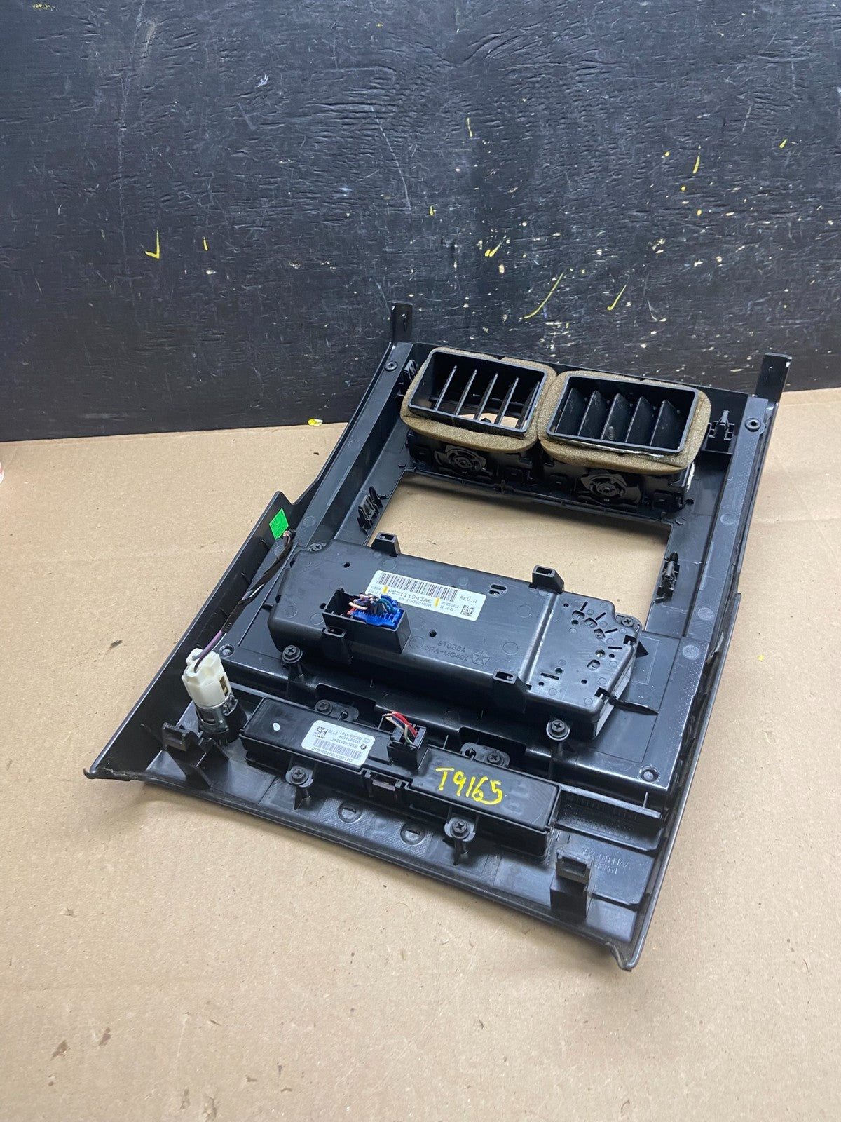 2008 to 2012 Jeep Liberty Dash Climate Temperature Control Radio Bezel t9165 DG4