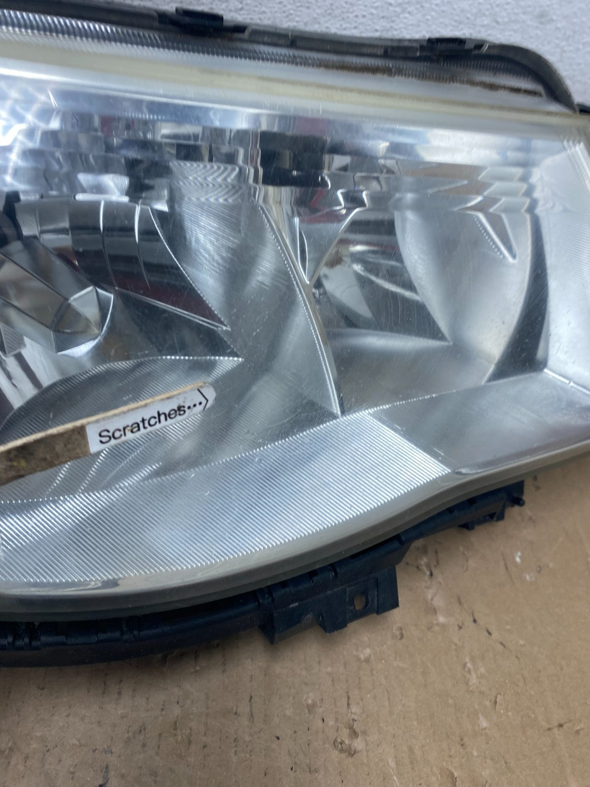 2009 - 2013 Subaru Forester Right Passenger Side Xenon Headlight AD8036 DW3