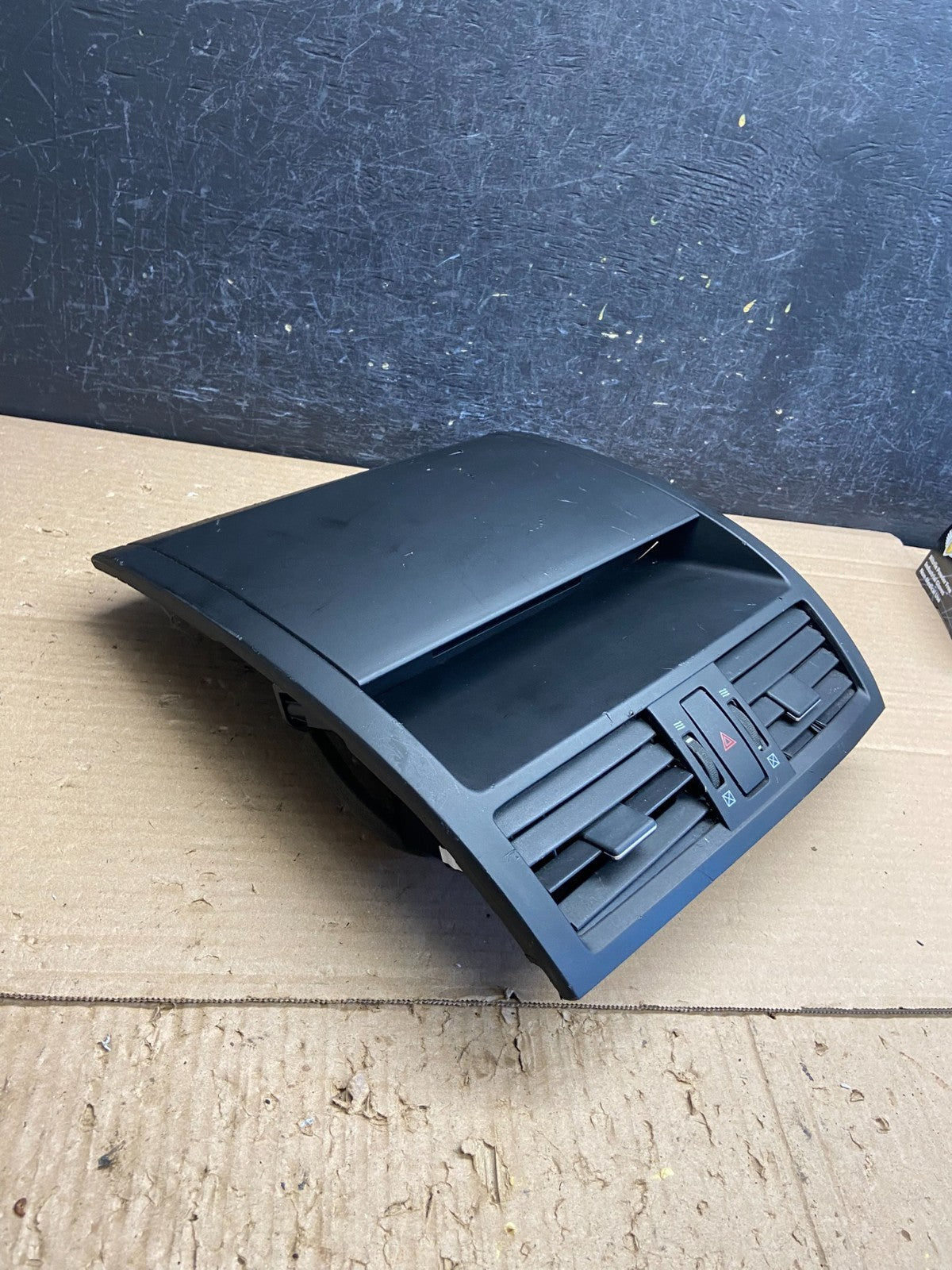 2009 to 2012 Mazda 6 Center Console Dash Dual Air Vent AG0233 DG4
