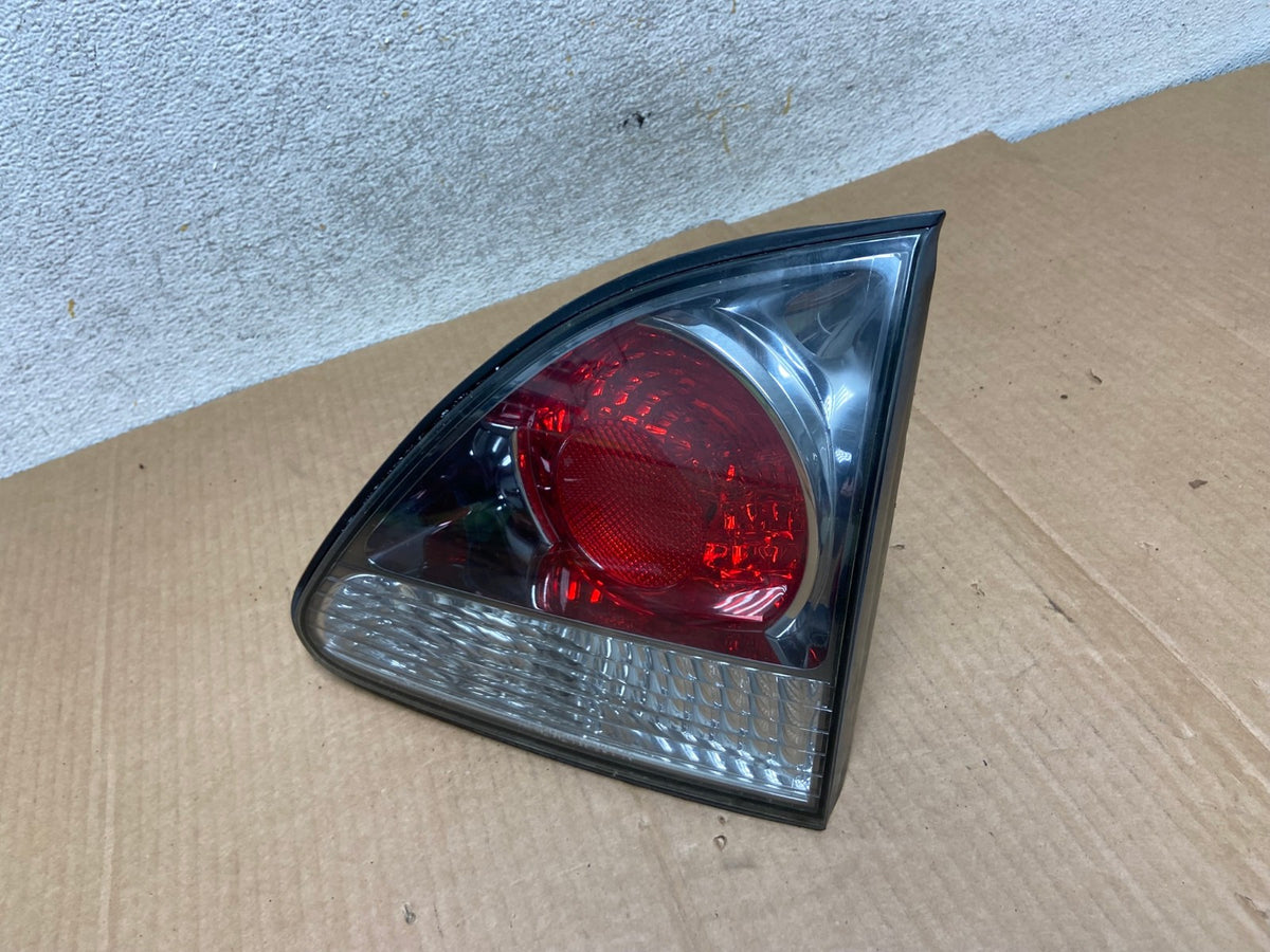 2000-2003 Lexus RX300 Right Passenger Side Rear Inner Tail Light AI5707 LK1