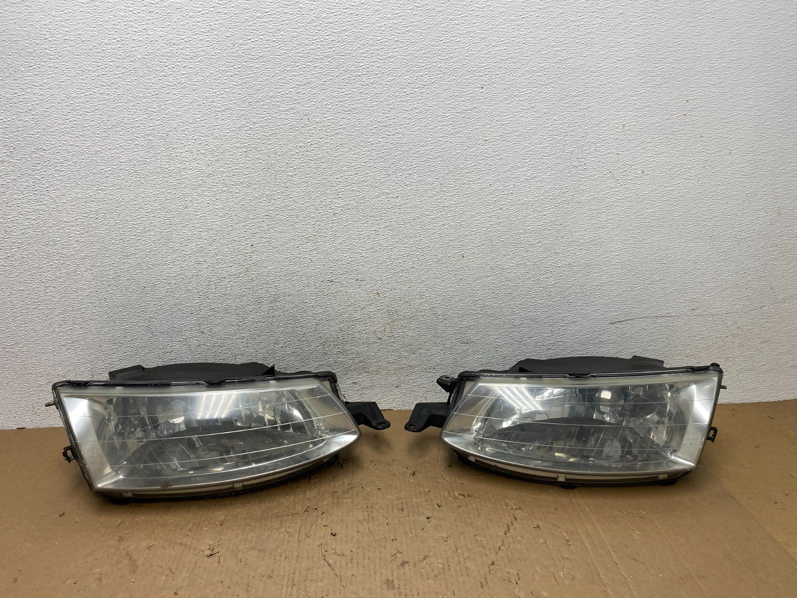 1999-2001 Toyota Solara Left+Right Halogen Headlights AD8133 DW0