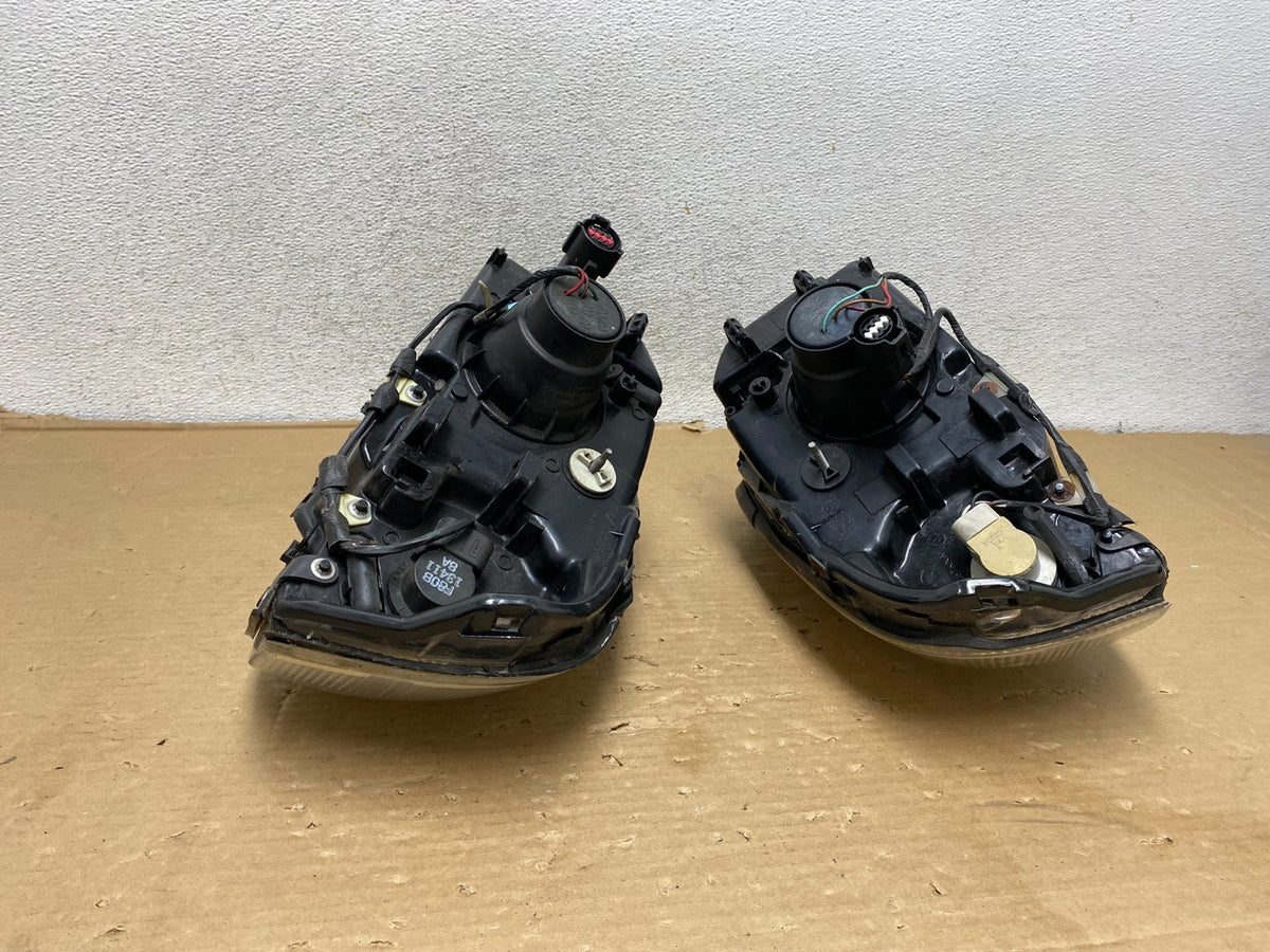 2000 to 2005 Mercury Sable Left+Right Side Halogen Headlights AG9233 DW10