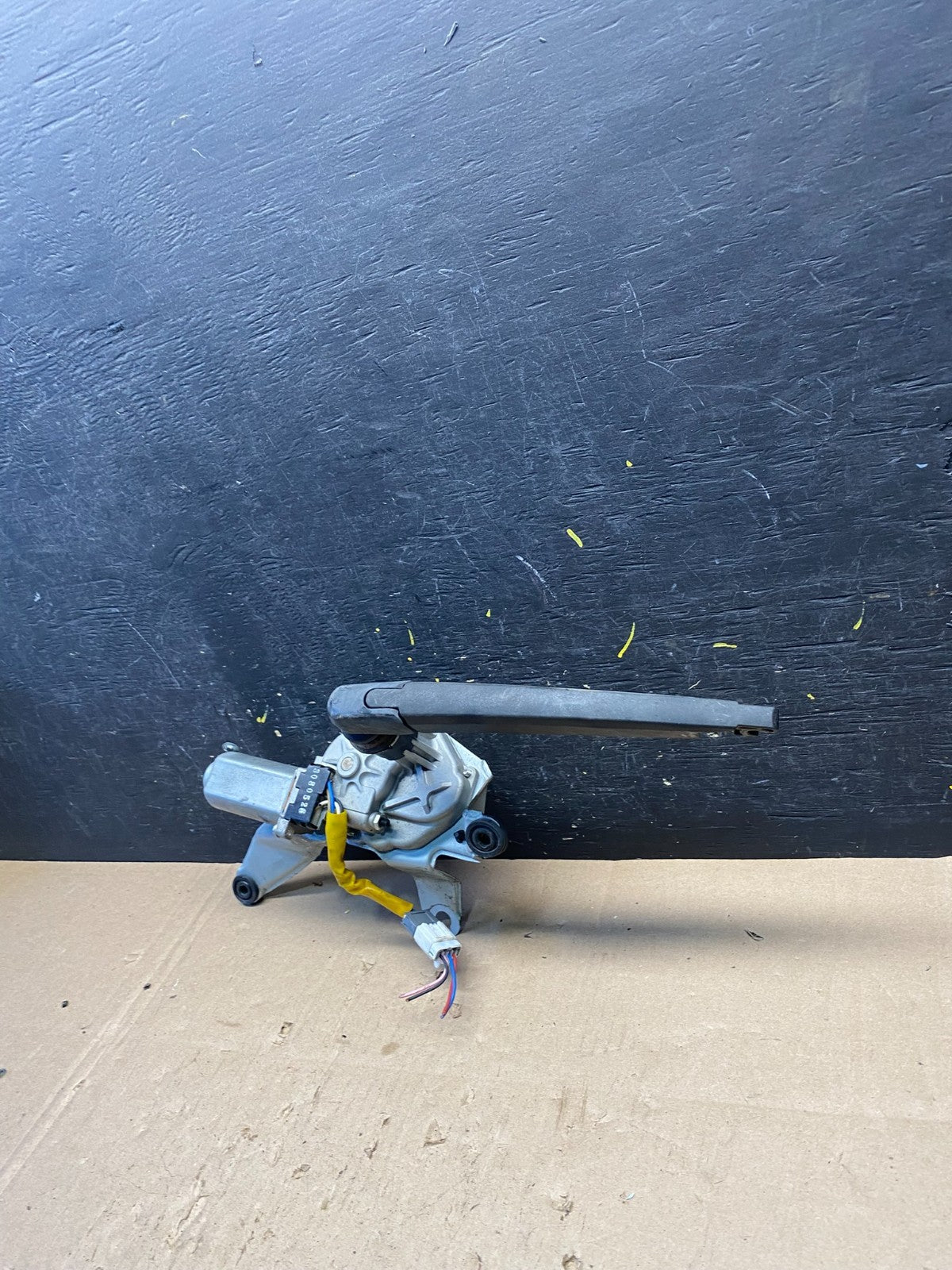 2007-2012 Kia Rondo Rear Glass Windshield Wiper Motor R8844 DG2