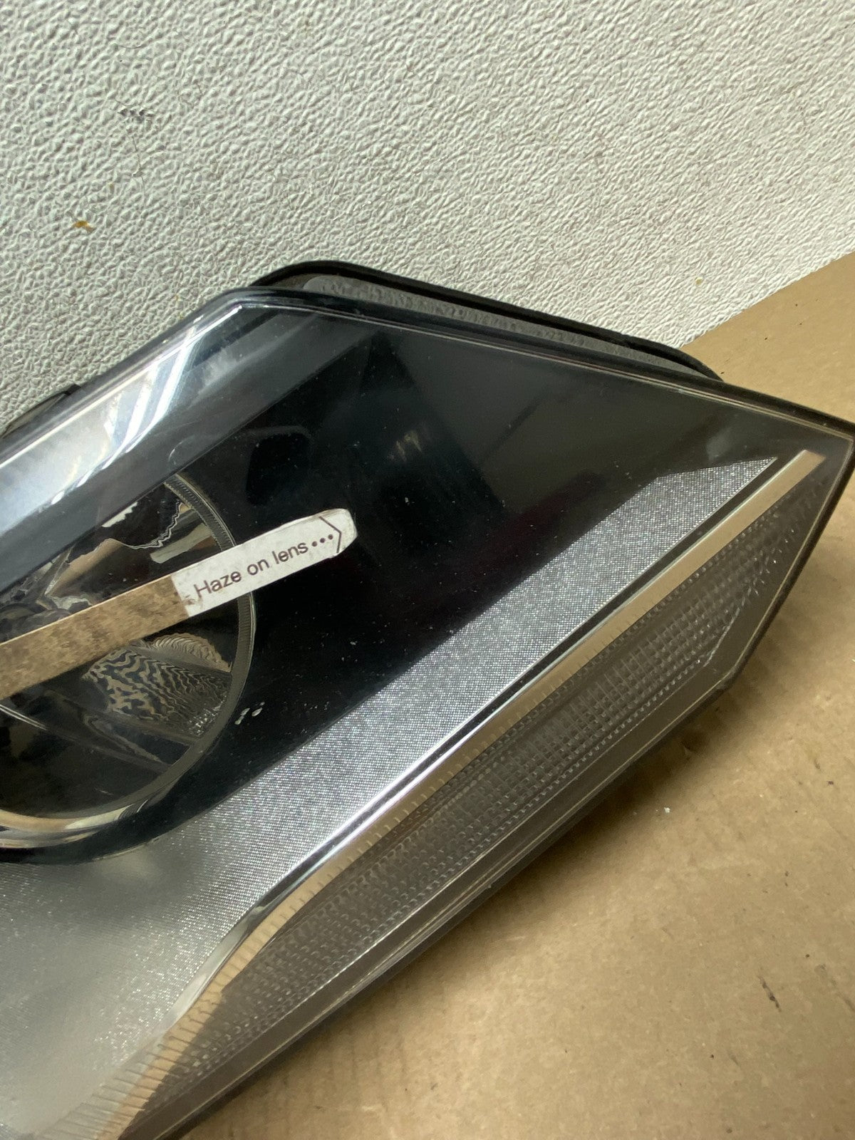 2012 to 2018 Volkswagen Tiguan Right Passenger RH Halogen Headlight AG7913 DW4