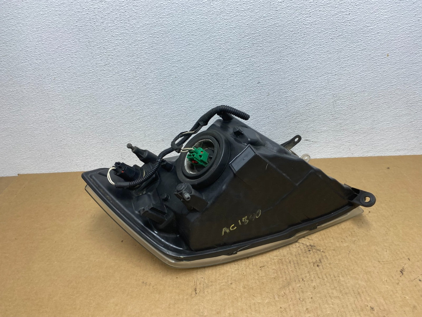 2009 to 2012 Ram 1500 2500 Right Passenger RH Halogen Headlight AC1840 DW4