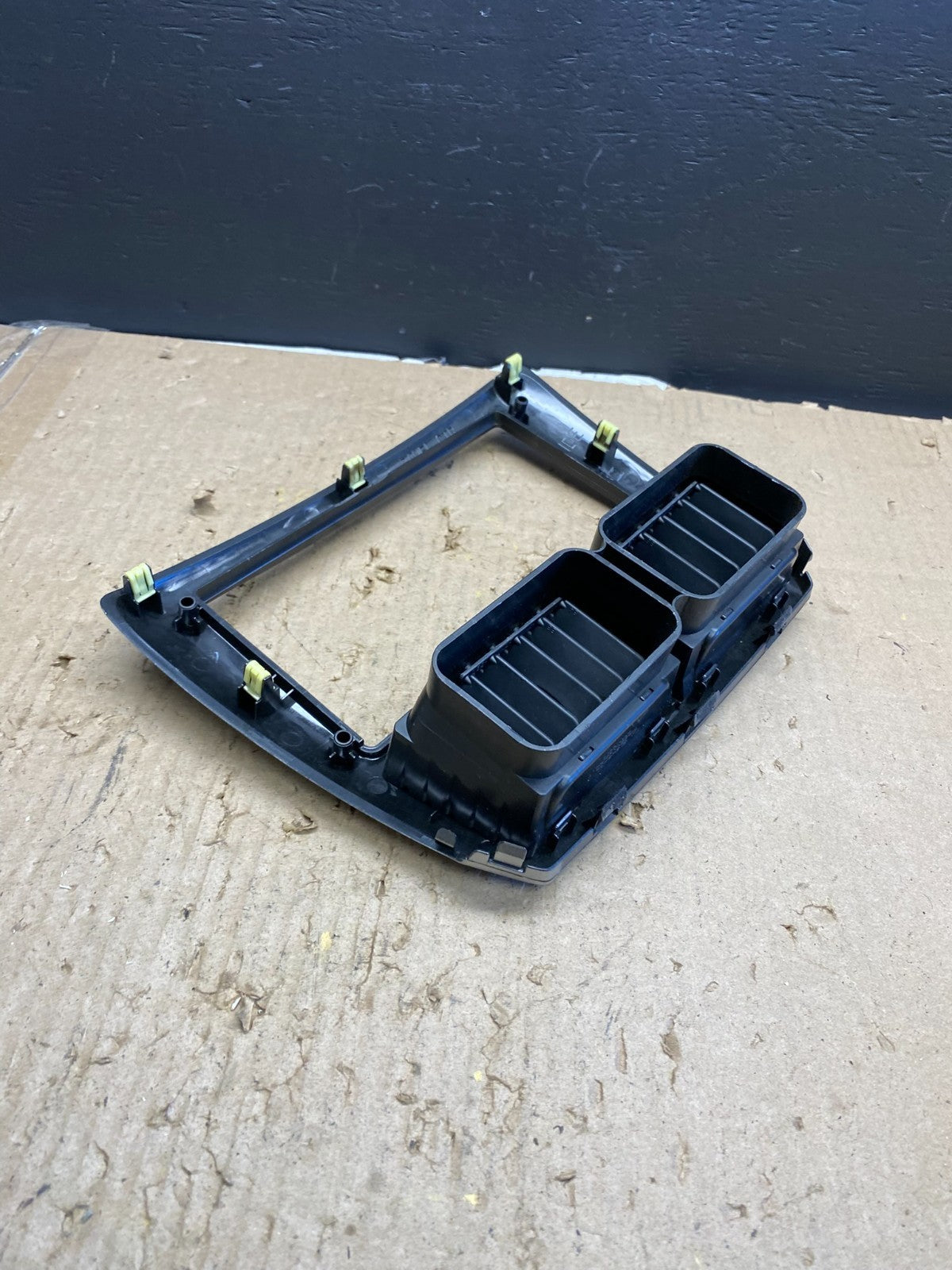 2010 to 2011 Subaru Forester Dash Radio Trim Bezel Center Vent OEM AB5704 DG4