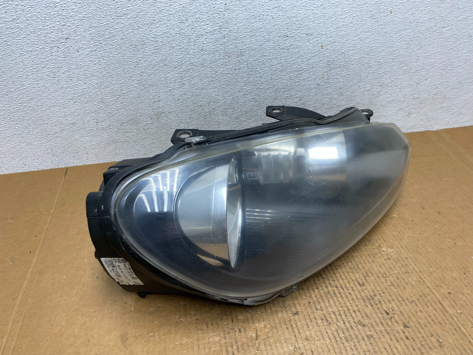 2010-2014 Volkswagen Golf MK6 GTI Right Passenger RH Halogen Headlight AE0289 DW2