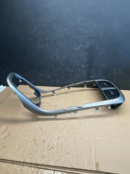 2013-2015 Chevrolet Malibu Center Dash Radio Air Vent Trim Bezel AI3091 DG1
