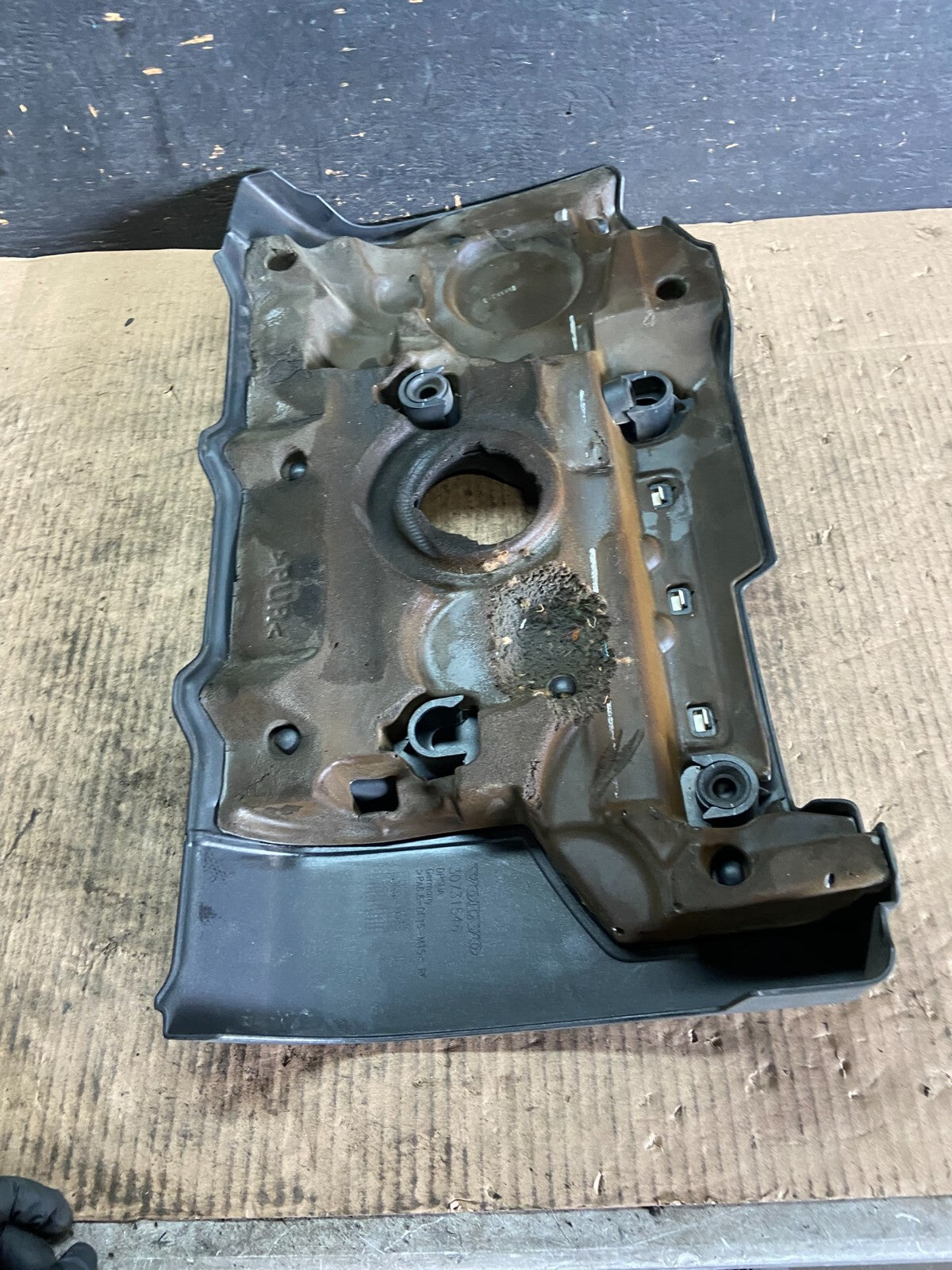 2007 to 2014 Volvo XC90 OEM 3.2L Upper Top Engine Motor Dust Cover Oem O1034 DG7