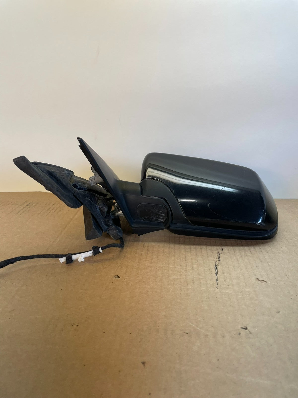 2001 to 2006 BMW 325i Left Driver Side View Door Mirror AH00973