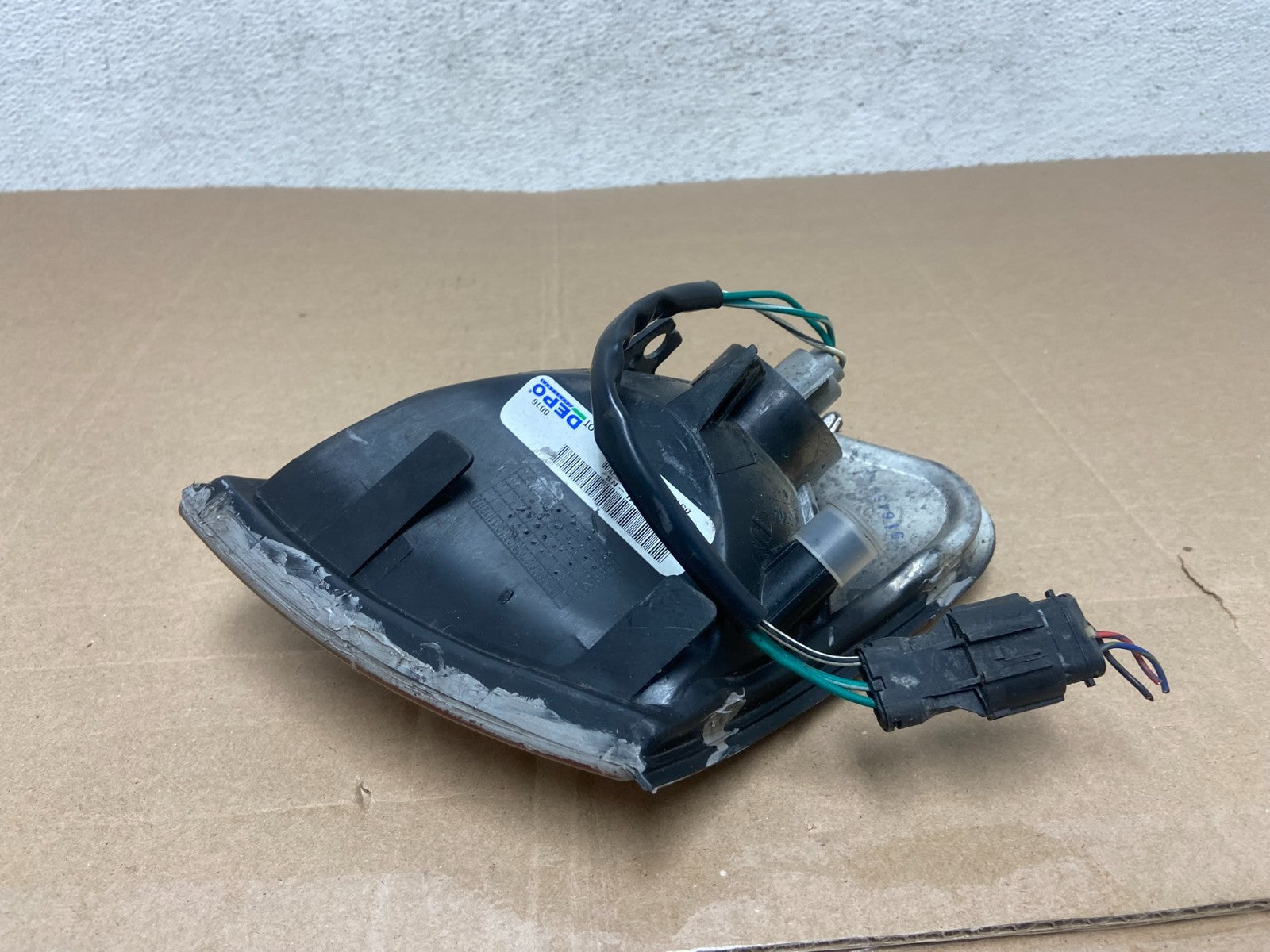 1998 to 2000 Kia Sportage Left Driver LH Front Turn Signal DEPO AE4838 DW5