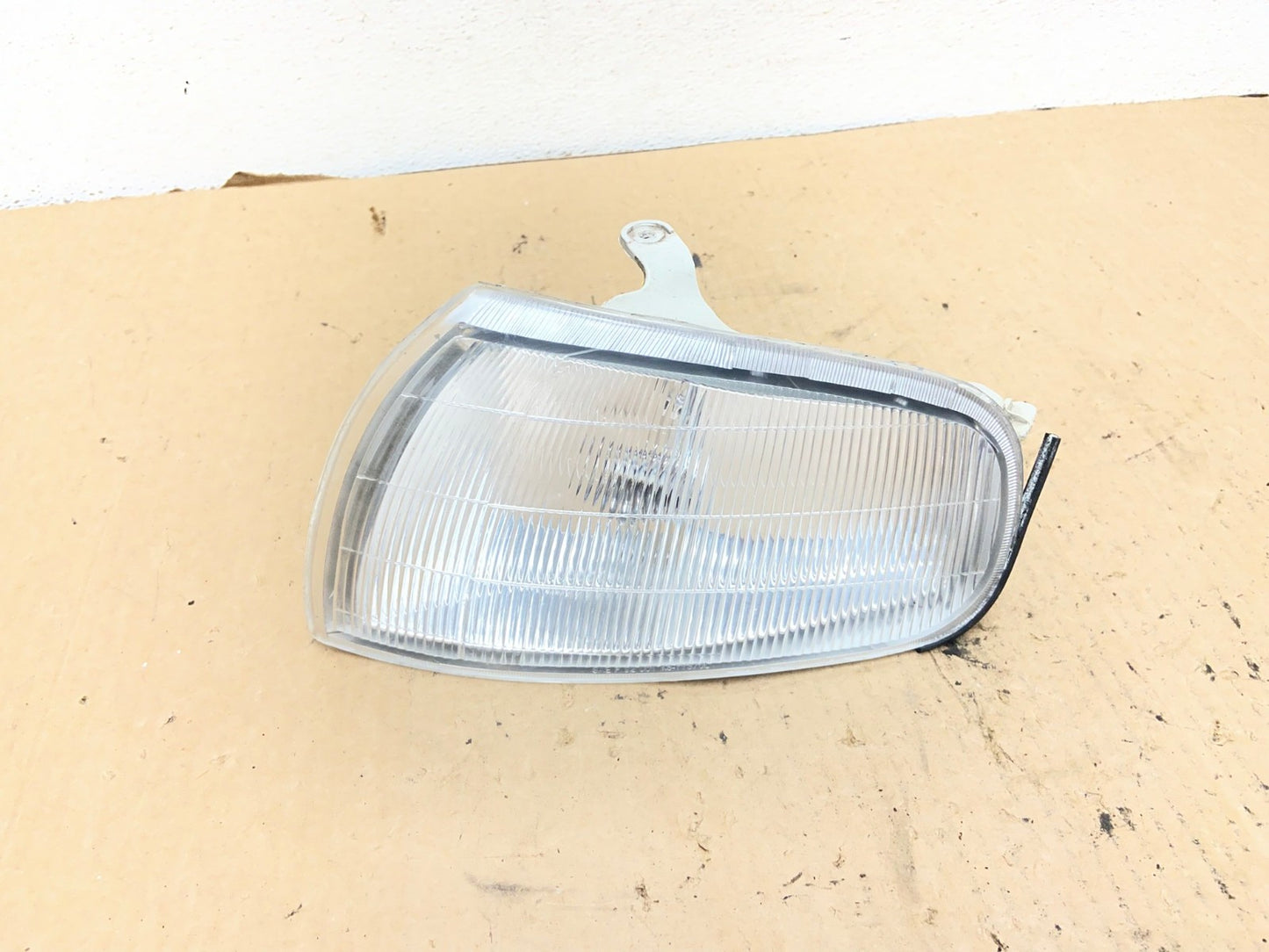 1992 to 1994 Toyota Camry Left Driver LH Side Turn Signal AG2388 LK0