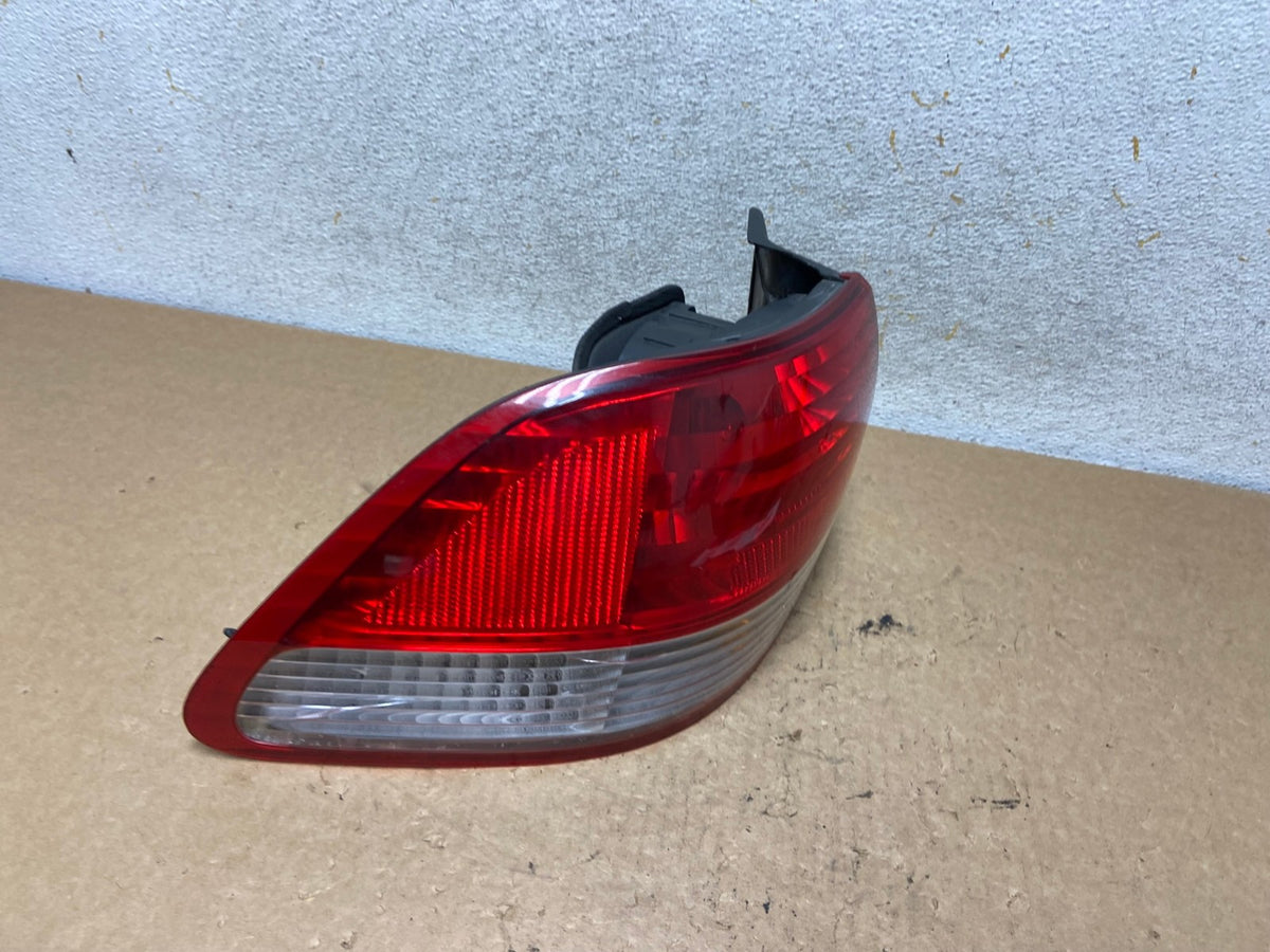 2001 to 2002 Honda Accord Sedan 4door Left Driver LH Tail Light AI3616 LK2