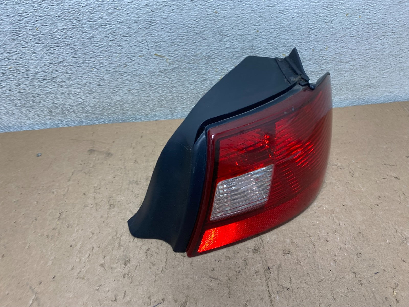 2000 - 2003 Mercury Sable Sedan Right Passenger Rh Side Tail Light OEM S4342 DW1