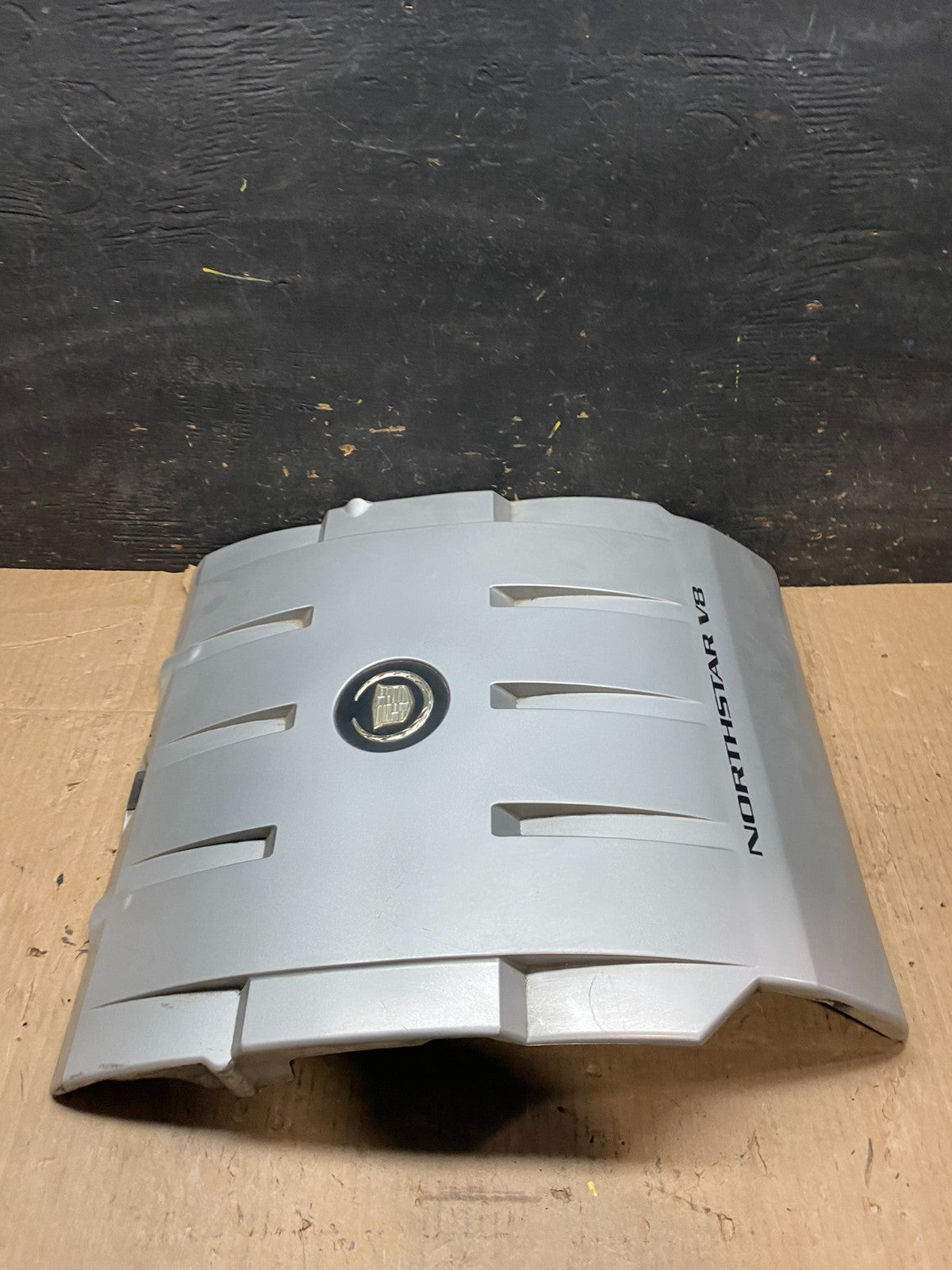 1997 to 2004 Cadillac Deville Seville Northstar Engine Motor Cover U0302 DG3