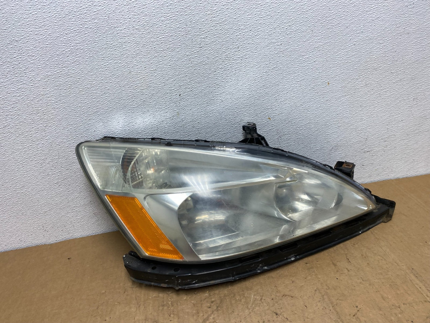 2003 - 2007 Honda Accord Right Passenger RH Side Halogen Headlight AD1324 DW0
