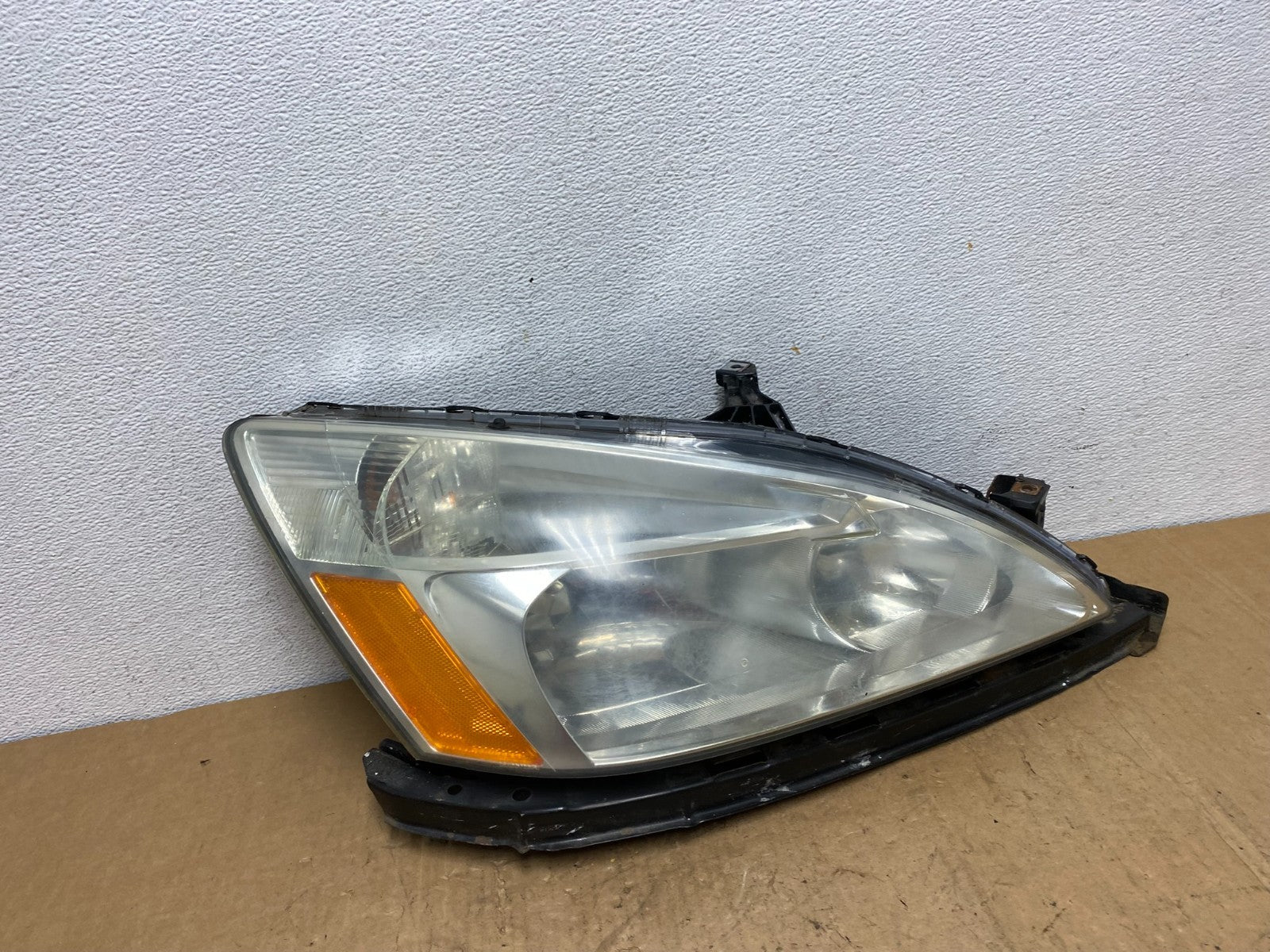 2003 - 2007 Honda Accord Right Passenger RH Side Halogen Headlight AD1324 DW0