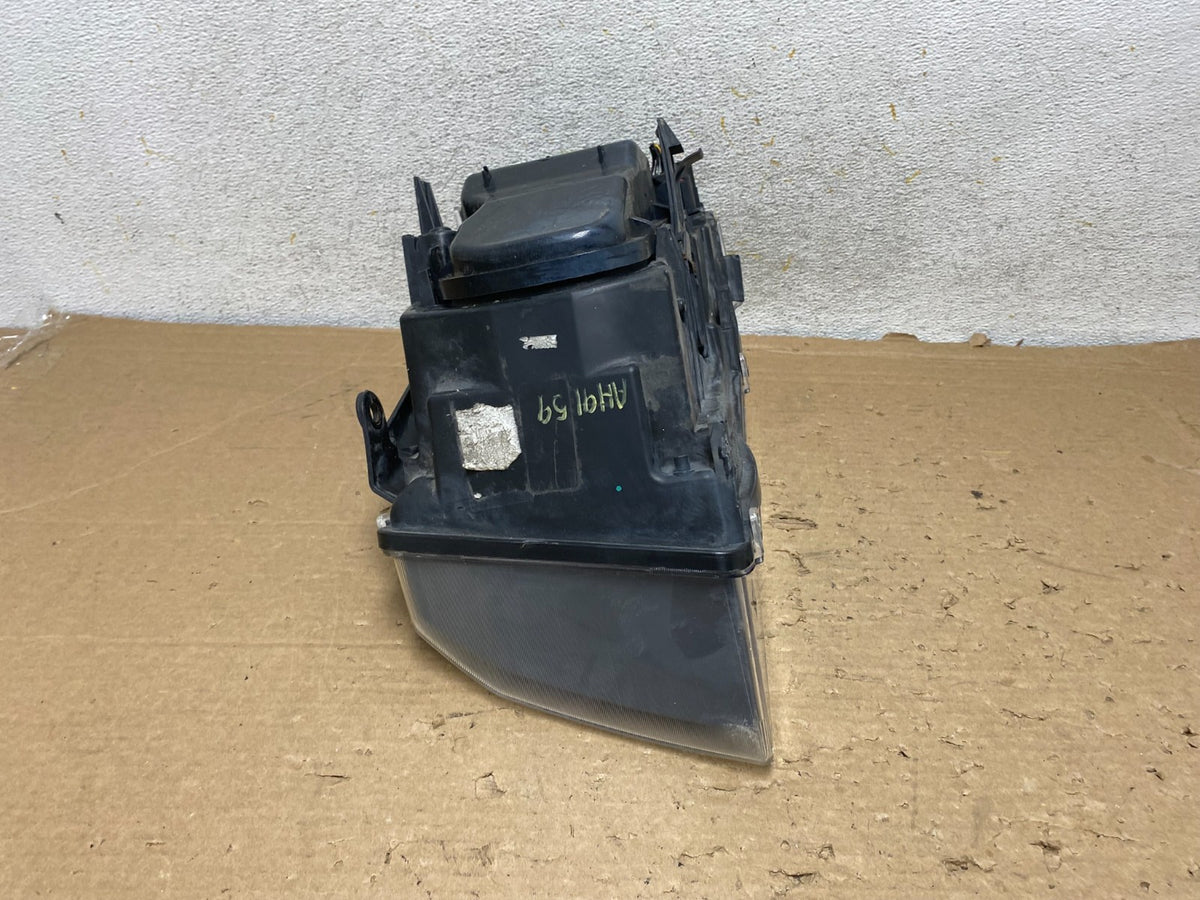 2008-2012 Land Rover LR2 Right Passenger RH Side Halogen Headlight AH9159 DW7