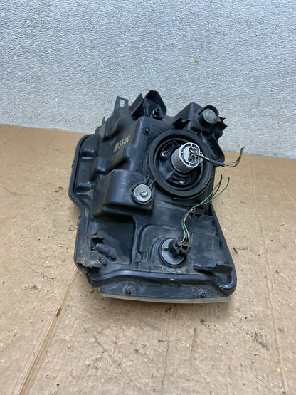 2004 - 2011 Mitsubishi Endeavor Headlight Right Passenger Rh Side Oem AA3844 DW6