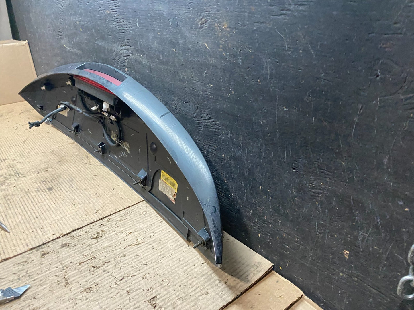 2009 to 2012 Chevrolet Traverse Rear Trunk Spoiler Wing Third Brake Oem V9532 DG9